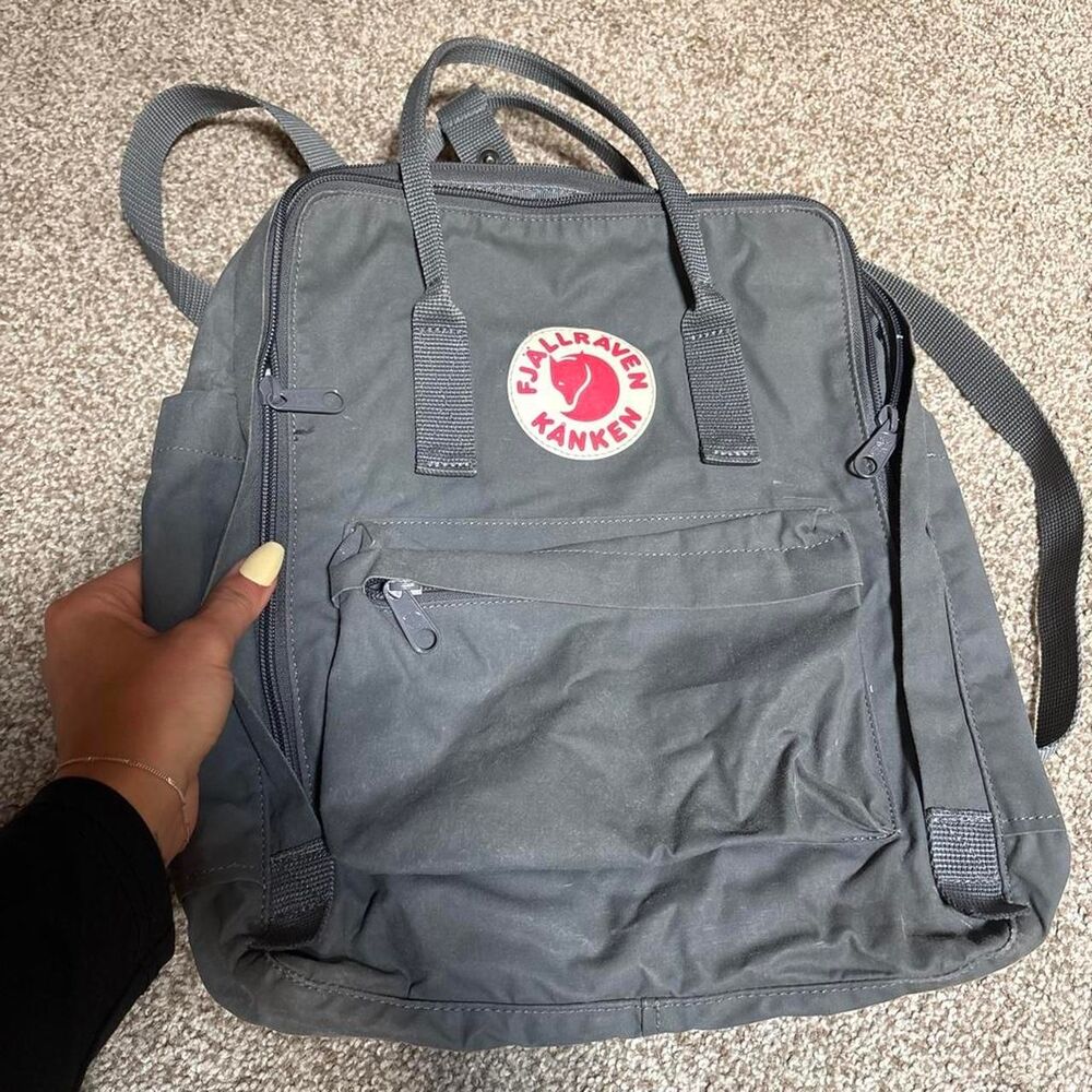 Gray Fjällräven Kånken backpack #fjallraven #outdoor
